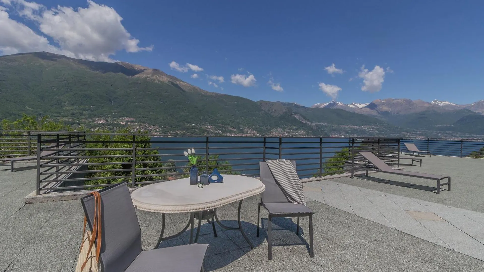 Brezza Del Lario Monolocale Accesso Per Disabili By Varenna Holidays Dervio Daire